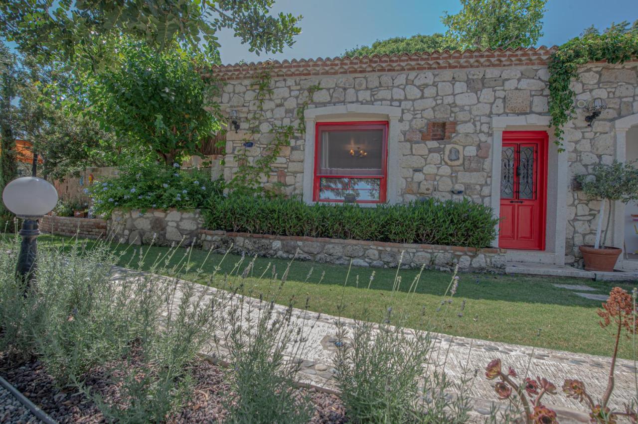 Villa Taraca Alacati Romantik Otel (Adults Only) Экстерьер фото