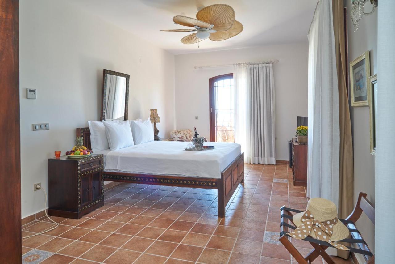 Villa Taraca Alacati Romantik Otel (Adults Only) Экстерьер фото