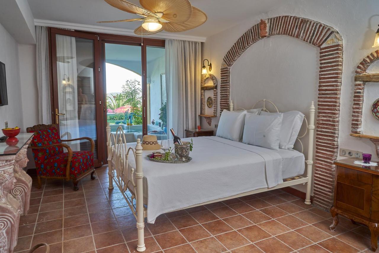 Villa Taraca Alacati Romantik Otel (Adults Only) Экстерьер фото